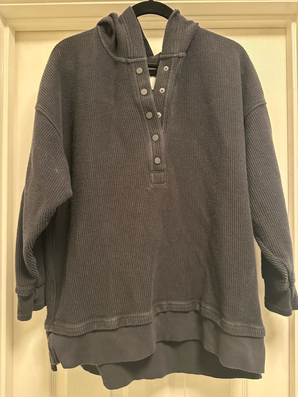 Aerie Black Textured Knit
Hooded Long Length Sweater